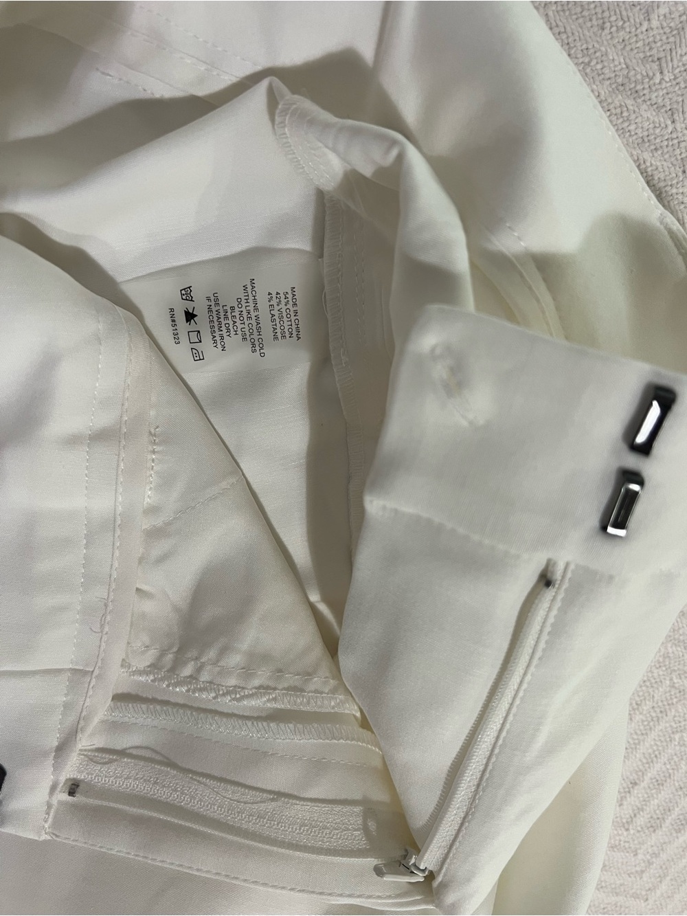 Vince Camuto Crisp White Tailored Women's Shorts size 4 - Picture 3 of 7